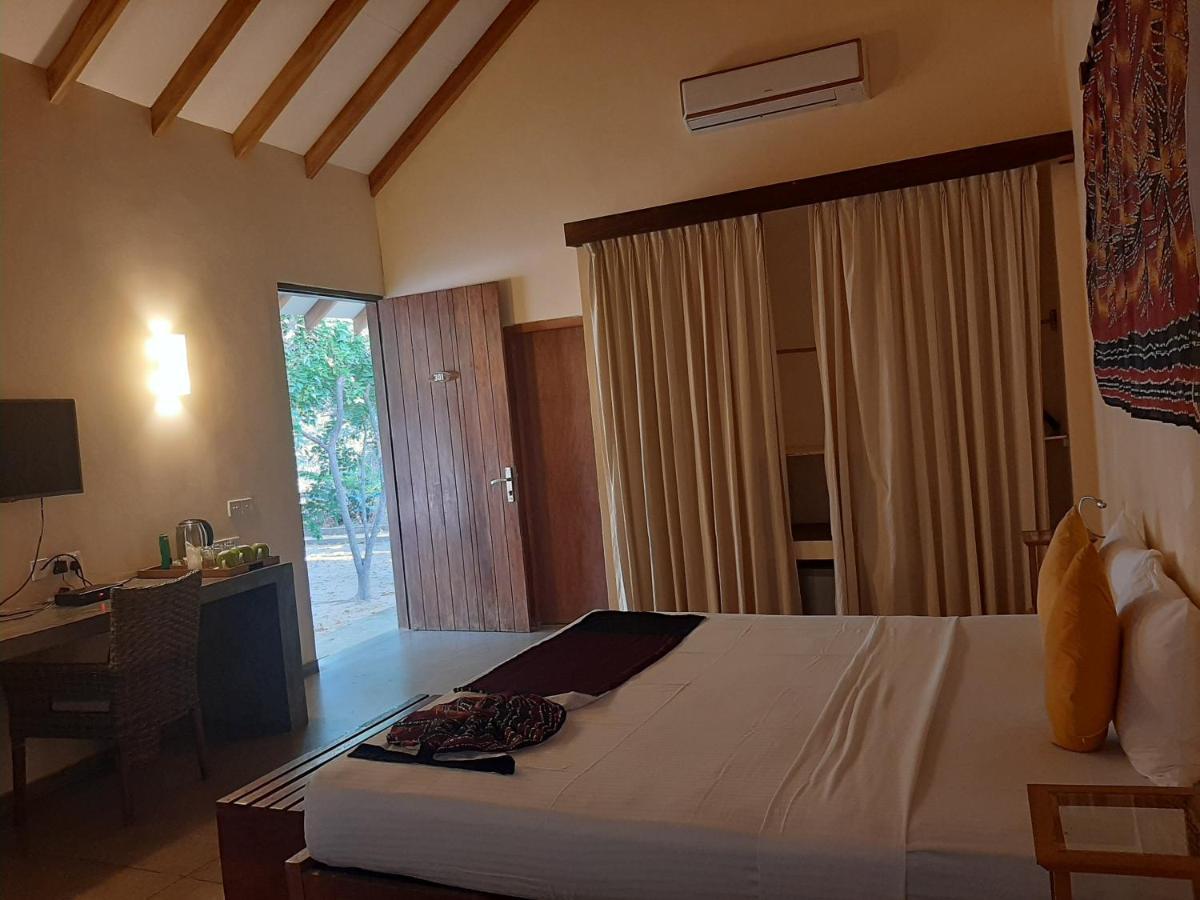 Giman Free Beach Resort Passikudah Bagian luar foto