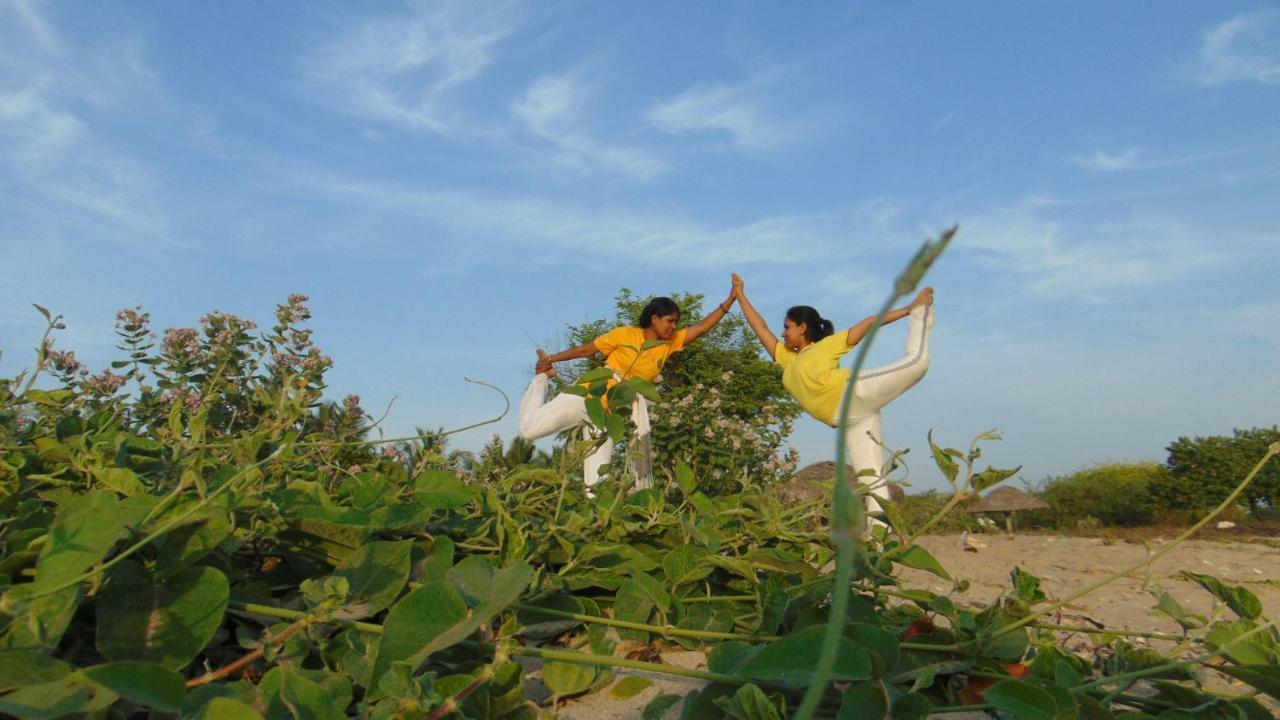 Giman Free Beach Resort Passikudah Bagian luar foto
